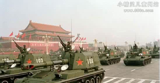 改革开放大阅兵 第一次阅兵 1984年：改革开放后的首次阅兵，战略导弹亮相