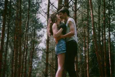 不爱了也是一种爱 不爱了何必留下来看他与新欢缠绵