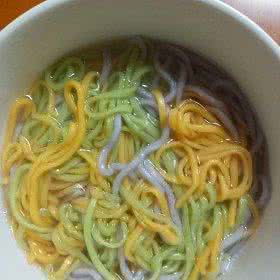 蔬菜汁面条 自制纯天然蔬菜汁彩色面条