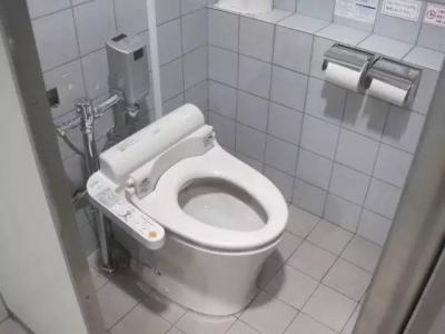 马桶排水方式哪种好 卫生间马桶竟然有这么多排水方式，看完才知道我家买错了！