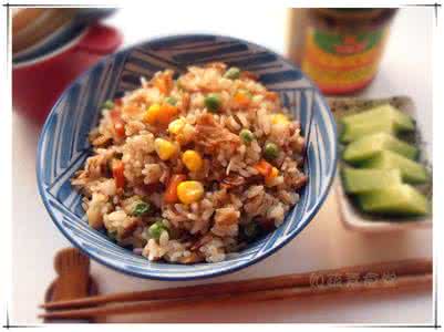 上班族最适合学习的简易素食——招牌豆酱炒脆菇饭