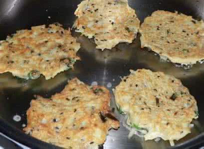 土豆饼的家常做法 土豆饼的家常做法 土豆饼给您营养早餐
