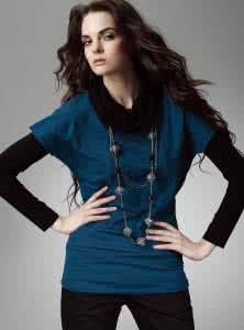 宽松长袖t恤打底衫 绚丽的两色针织宽松连袖衫