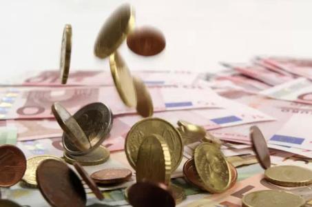 靠微信红包月入3万 那些月入十万以上的都在靠什么赚钱