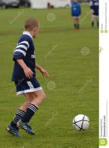 曾踢足球的篮球运动员 踢足球受伤 足球运动员受伤的常见病