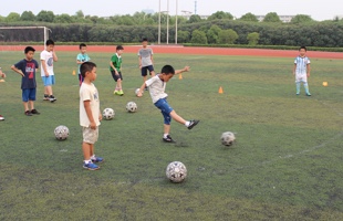 体育足球夏令营 体育夏令营
