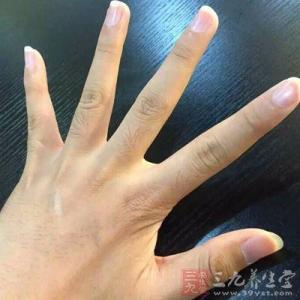 指甲形状怎么矫正 指甲这种形状注定能做高官