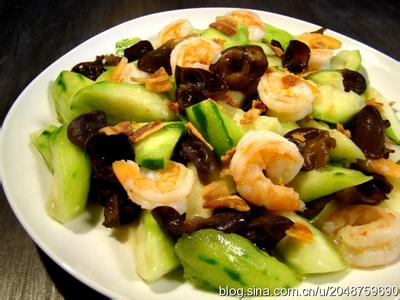 虾仁培根披萨 开胃菜:丝瓜虾仁木耳培根汇