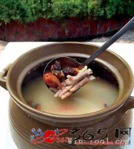 鸡脚花生汤 鸡脚花生汤 滋补佳品在家做