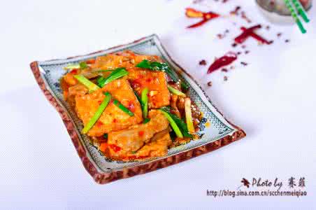 豆腐怎么炸到外酥里嫩 酥嫩多汁的下饭菜:家常豆腐