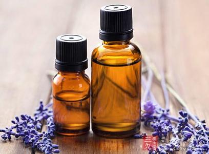 薰衣草精油祛痘印效果 薰衣草精油能去痘印吗