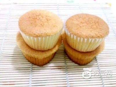 蜂蜜蛋糕 好吃的蜂蜜蛋糕（原来这么简单）