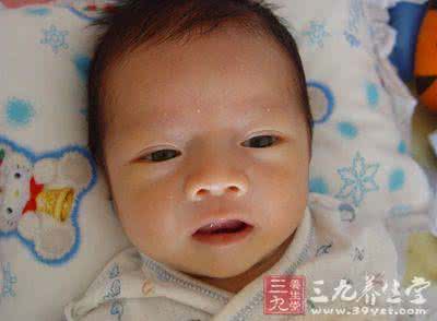 南京地板打蜡公司 南京一幼儿脸蛋眼睛呈蜡黄色 系患蚕豆病所致
