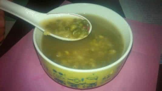 绿豆汤能加蜂蜜吗 绿豆汤里能加蜂蜜吗?