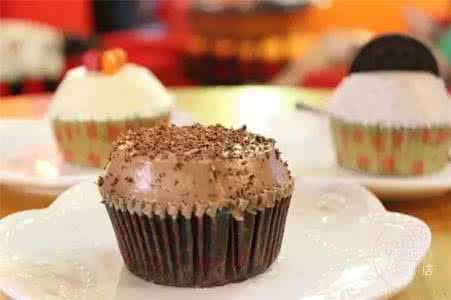 破产姐妹第一季 下一季《破产姐妹》出来前,先把这些 Cupcake 吃个遍
