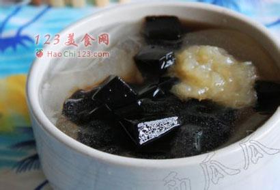 龟苓膏和凉粉的区别 黑白凉粉(附龟苓膏做法)