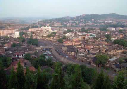 古镇环球灯配城 山环水绕 润城古镇（旅游览胜）