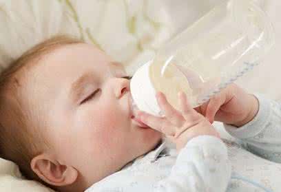 怎么给孩子断夜奶 孩子怎么断夜奶 断夜奶还是很有必要，那么该如何为孩子断夜奶呢？