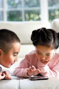 家长监控孩子手机软件 孩子成了”手机控“，家长该怎么办 ？