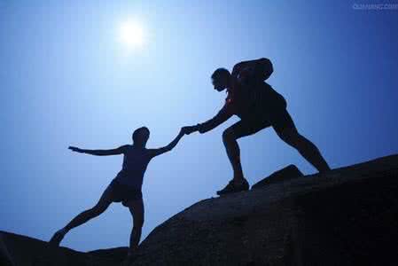 结婚戒指带那只手 陷入苦海时，千万不要指望别人那只手！