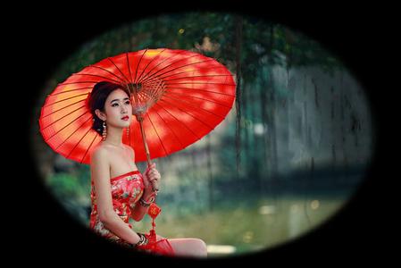 凝眸花 相思泪 多情一眸为谁笑,空惹相思添恨长