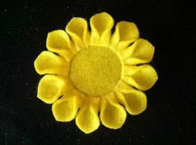 不织布向日葵手工做法 创意手工----不织布胸针“向日葵”