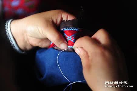 何训田与朱哲琴分手 朱哲琴：这些女孩的手本该绣花，现在却去搬石头！