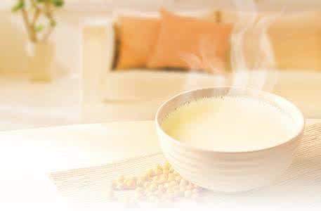 喝豆浆胀气 新鲜豆浆如何辨认 肚子胀气时不宜喝