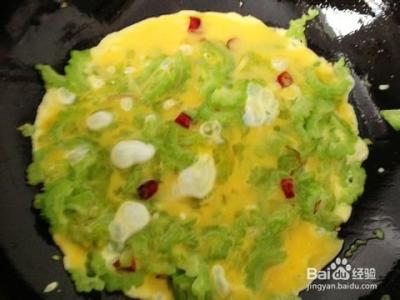 苦瓜炒鸡蛋怎么做不苦 苦瓜炒鸡蛋 苦瓜怎么做不苦