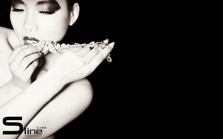 简单的瑜伽瘦腰动作 简单瘦腰大法 让你轻松炼成“白骨精”