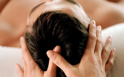 每天手指梳头的奇迹 每天梳头两百下，奇迹的事发生了……