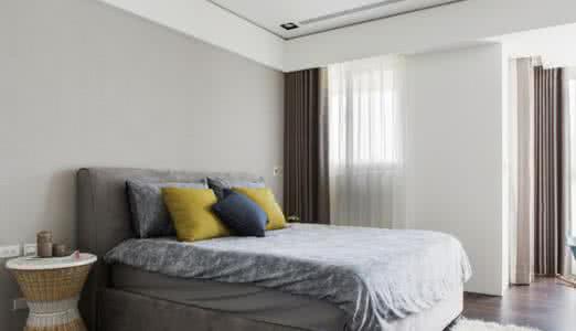 同事搬新房送什么好 去同事刚好的新房看了下，光一个客厅背景墙我就服了！