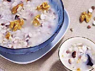 黑豆黑米黑芝麻核桃粥 黑豆核桃仁粥
