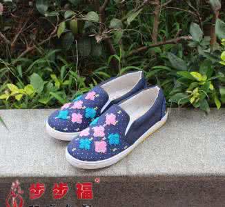 养脚的鞋 鞋里放什么东西既能养脚又能养鞋