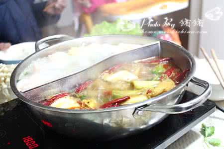 香辣鸡火锅 一顿火锅满足一家人【香辣鸡块鸳鸯火锅】