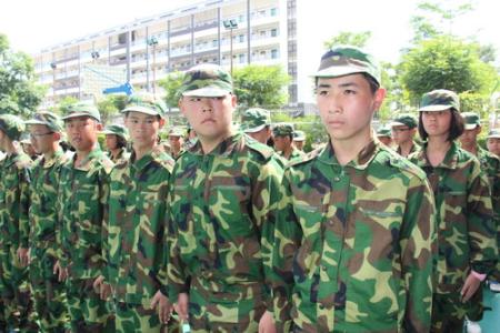 七年级作文题目精选 七年级有关军训作文精选 军训心得