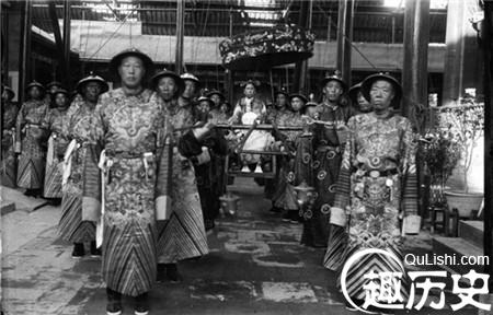 八抬大轿 慈禧出行排场 八抬大轿 队伍像移动化妆室