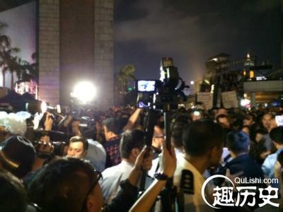 97年香港回归冲突视频 香港占中爆发最震撼冲突：激进分子玩火自取灭亡