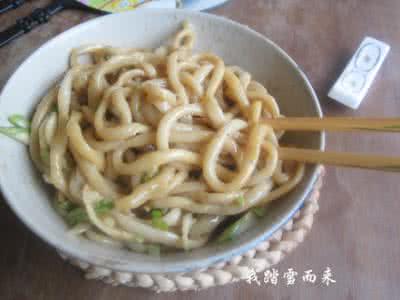 老北京芝麻酱凉面 北京伏天吃的爽滑筋道的传统芝麻酱凉面