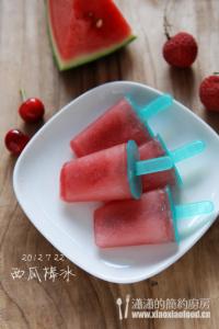 酷暑天气的水果5分钟大变身——西瓜棒冰