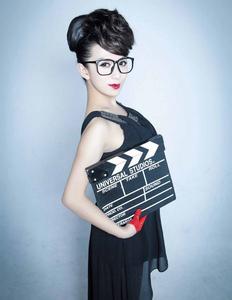 反串演员叶紫涵 做男人还是女人？——反串演员叶紫涵的两性人生 叶紫涵男装