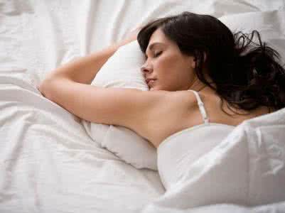 睡觉喜欢夹被子 睡觉喜欢夹被子 女性睡觉为什么喜欢夹被子