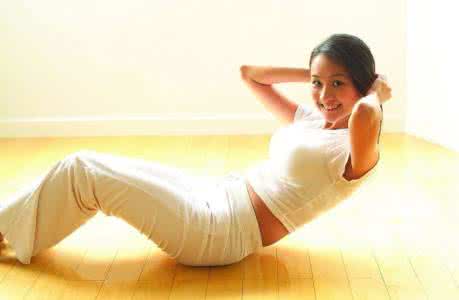 瘦腰提臀运动 常做四种睡前运动 帮你瘦腰提臀睡的更香