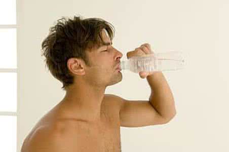 男人千万不要戴项链 女人千万不要约这种男人