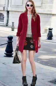 佩嫂t台秀迷人长腿 冬天的大长腿穿衣搭配,太迷人了!