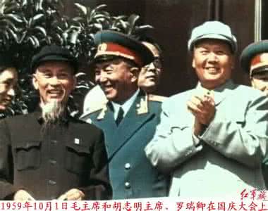 国庆阅兵照片 历届军委主席国庆阅兵照 豪