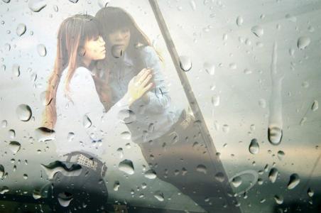 平静的生活 生活依然平静,雨一直在下