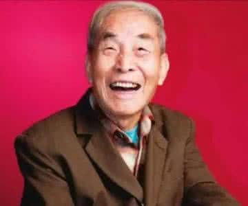 清华经管金融硕士 75岁当背包客、98岁拿下硕士、105岁清华读博,如今传奇还在继续…