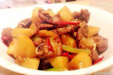 土豆炖鸡肉汤 土豆炖鸡肉