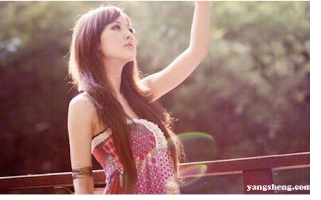 看见女人有毛的地方 女人这地方的毛为何频繁脱落